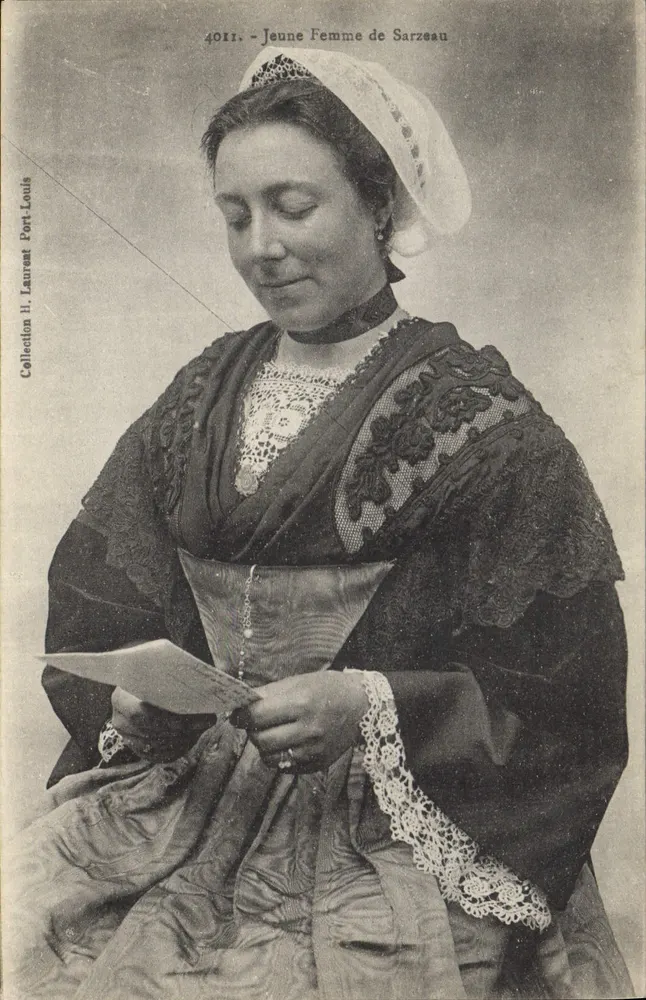 Jovem Mulher de Sarzeau — Coleção H. Laurent Port-Louis — n° 4011 - Frente