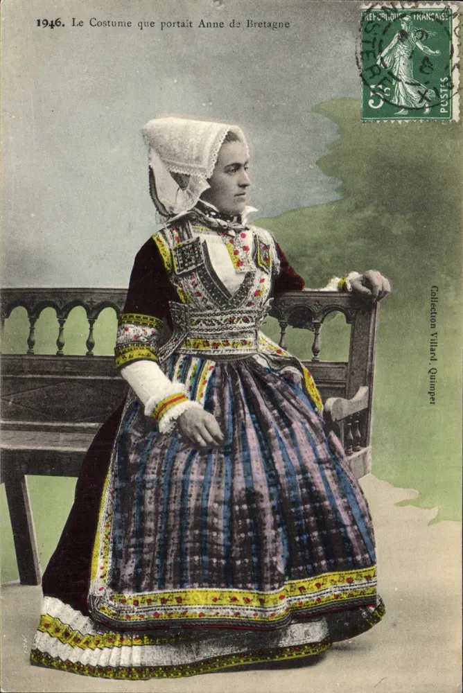 Kleidung von Anne von Bretagne — 1946 — Sammlung Villiard, Quimper - Vorderseite
