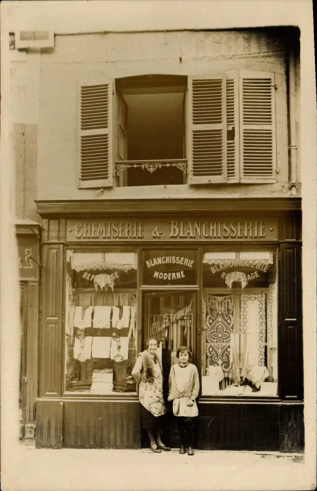 Moderne Wäscherei — Chemise-Fabrik & Wäscherei — Paris - Vorderseite