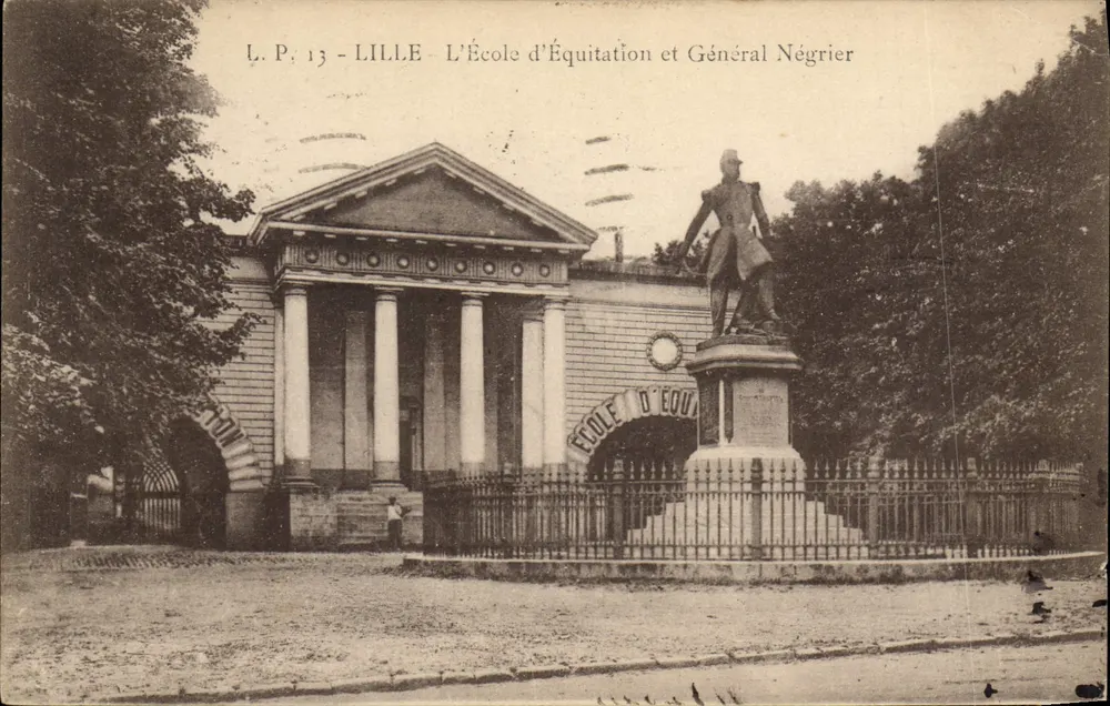 Lille - Die Reitakademie und General Négrier - Vorderseite