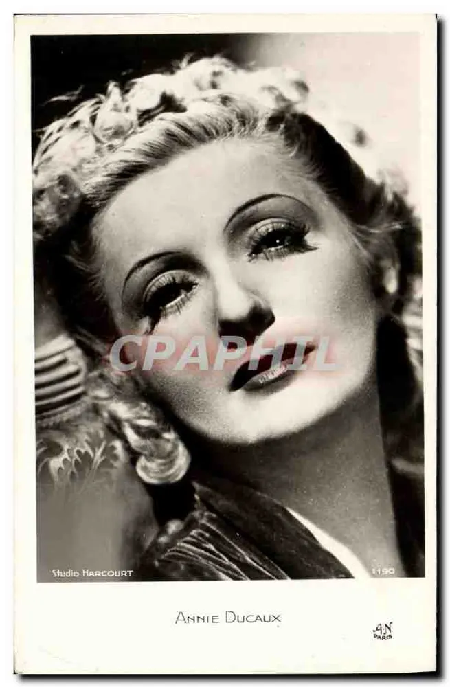 Annie Ducaux — retrato — Studio Harcourt, n°1130 - Frente