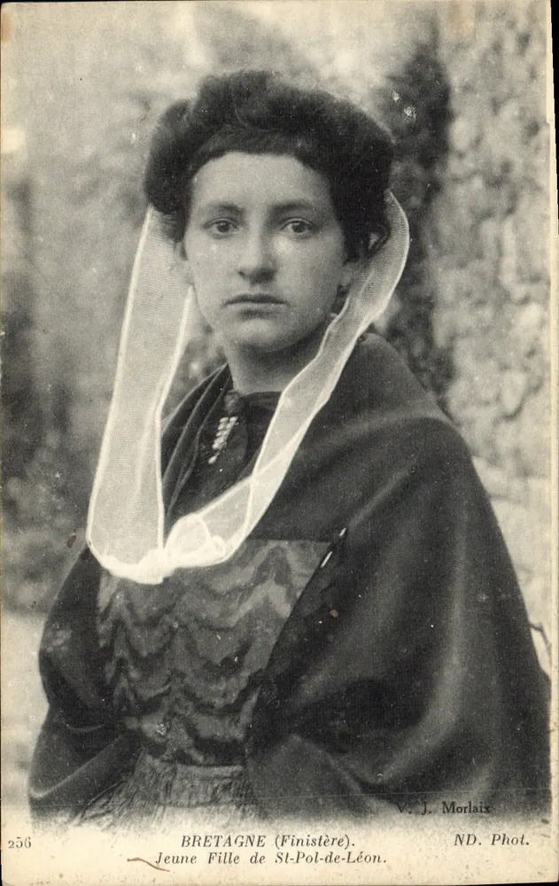 Jovem Mulher de St-Pol-de-Léon — Bretanha (Finistère) — V. J. Morlaix, n°256 - Frente