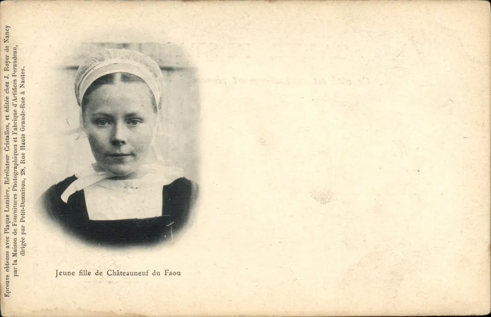 Menina de Châteauneuf du Faou — fotografia em preto e branco — editada por J. Boyer de Nancy - Frente