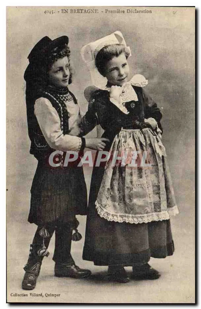 Dois crianças em traje bretão — Coleção Villard, Quimper — n° 4045 - Frente