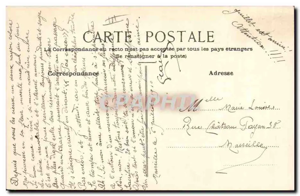Frau in einem rosa Kleid im Garten — gedruckter und handschriftlicher Text — Verleger nicht sichtbar - Rückseite