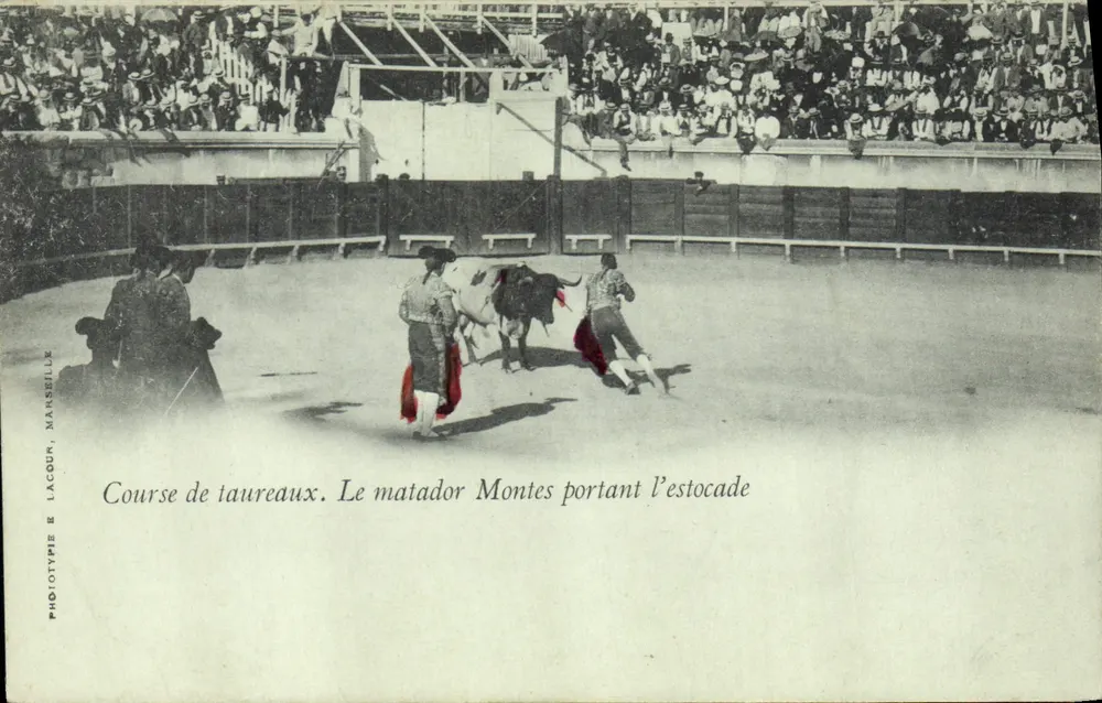 Stierkampf — Der Matador Montes führt die Estocade aus — Phototype E. Lacour, Marseille - Vorderseite