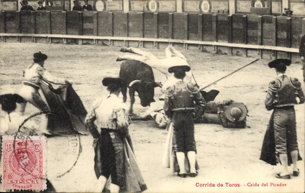 Stierkampf - Der Sturz des Picadors — Eug. Pasaulh, Verleger-Fotograf Biscarr - Vorderseite