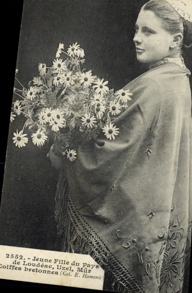 Junge Frau aus der Region Loudéac, Uzel, Mûr — Bretonische Kopftücher (Col. E. Hamonic) — n° 2552 - Vorderseite