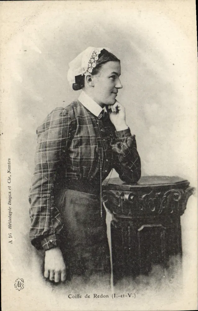 Coiffe de Redon (I.-et-V.) — Editor Héloïse Duges e Cie, Nantes — N° A 16 - Frente