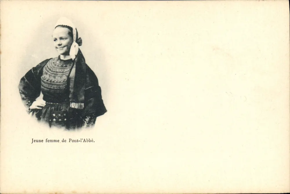 Jovem mulher de Pont-l'Abbé — traje tradicional — sem editor ou número visível - Frente