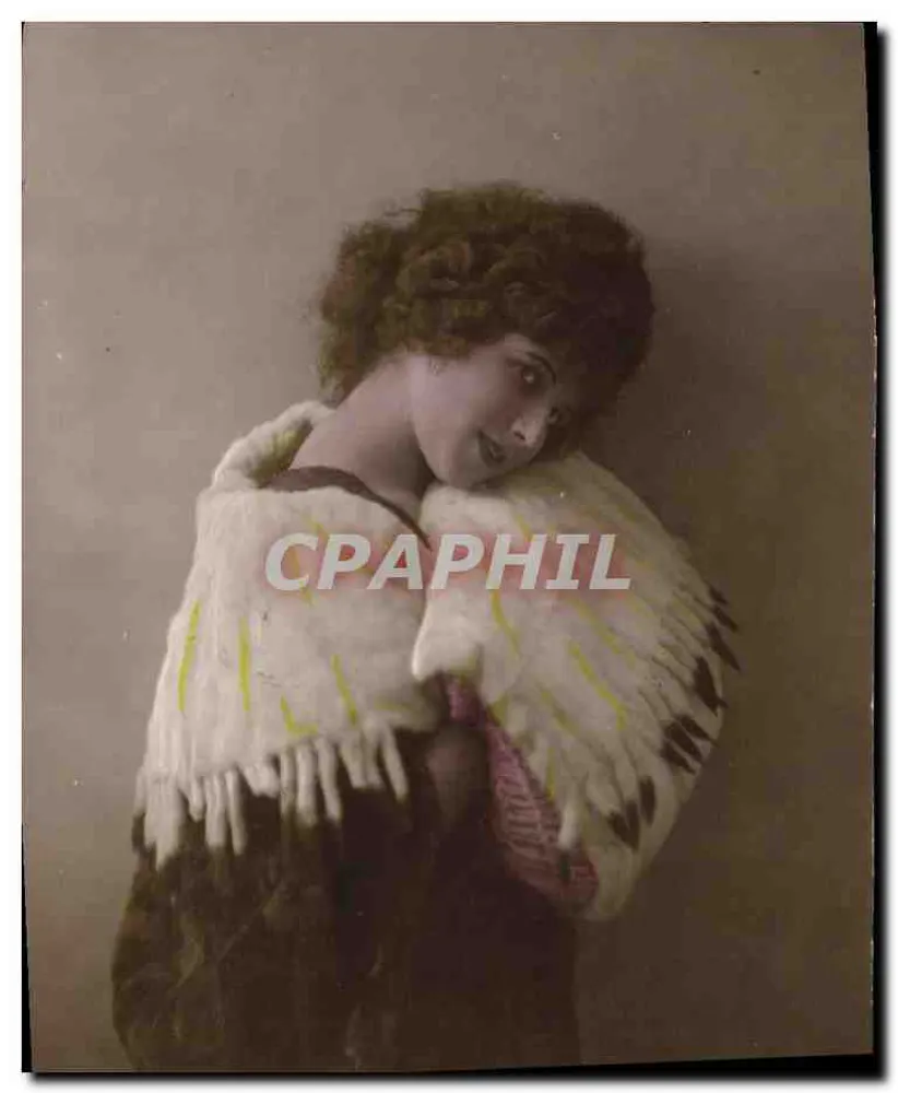 Junge Frau in Schal — Sepia-Fotografie - Vorderseite