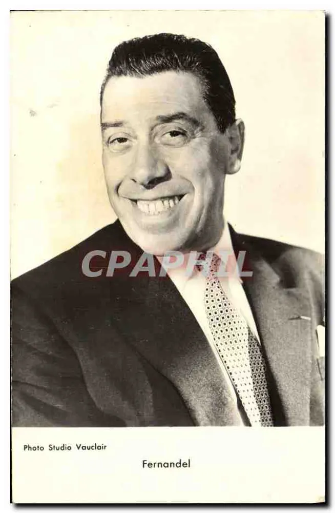 Fernandel — retrato sorridente — Photo Studio Vauclair - Frente