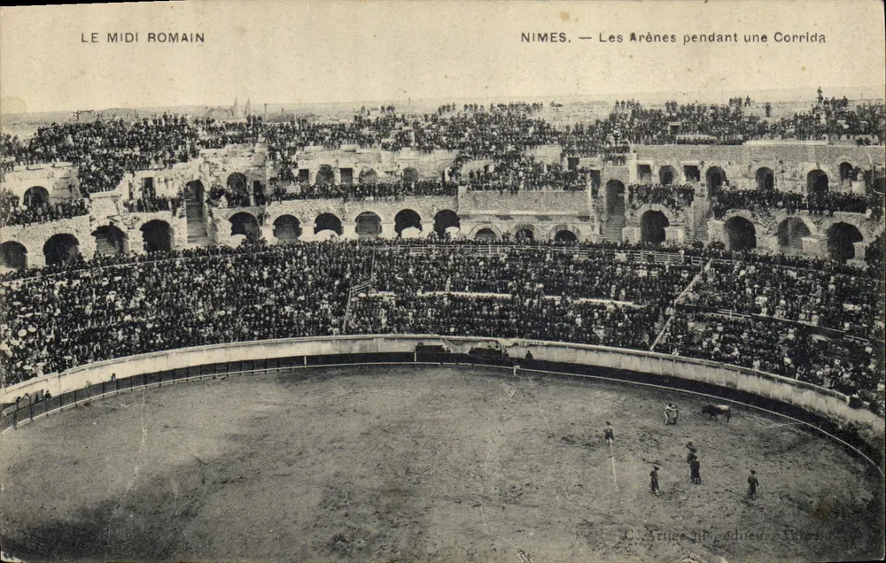 Nîmes — Die Arenen während einer Corrida — C. Arlige fils, Verlag in Nîmes - Vorderseite