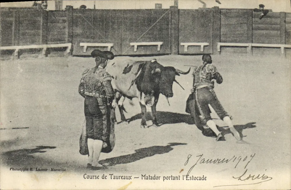 Corrida de Touros — Matador usando a Estocada — Fototipia E. Lacour - Marseille - Frente