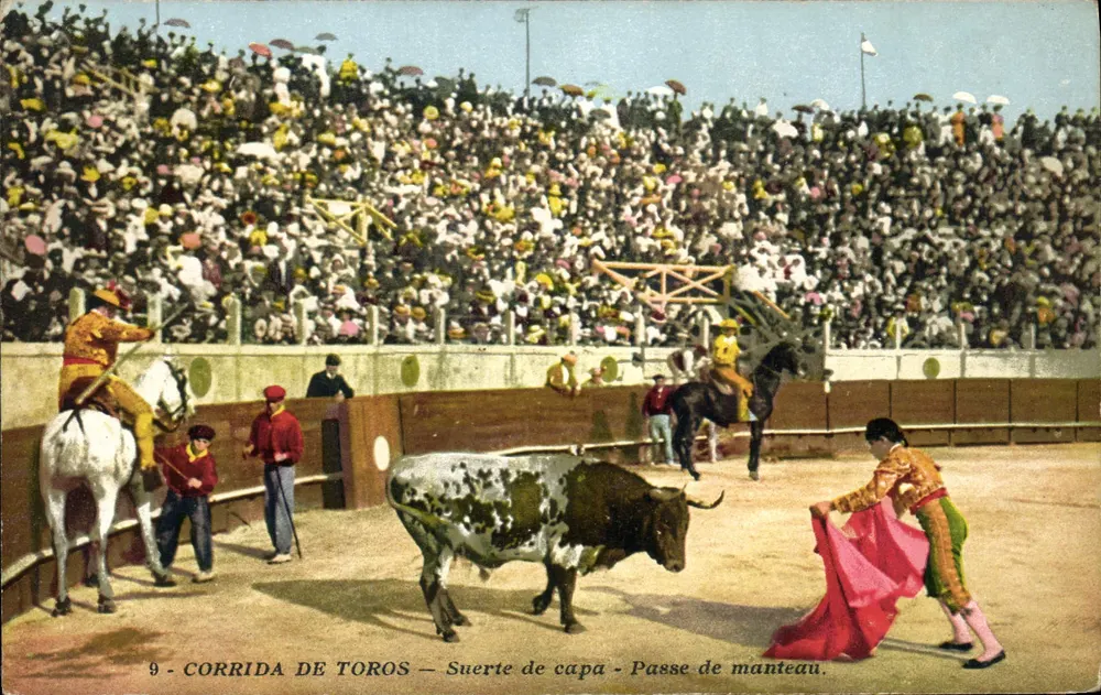 Corrida de touros — Suerte de capa — Passe de manteau — G. Lemaître & Cie, Editores, Nice, n°9 - Frente