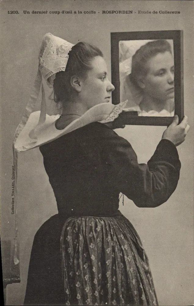 Frau in einem Hut, die ihr Spiegelbild in einem Rahmen betrachtet — Rosporden — Studie von Collerette - Vorderseite