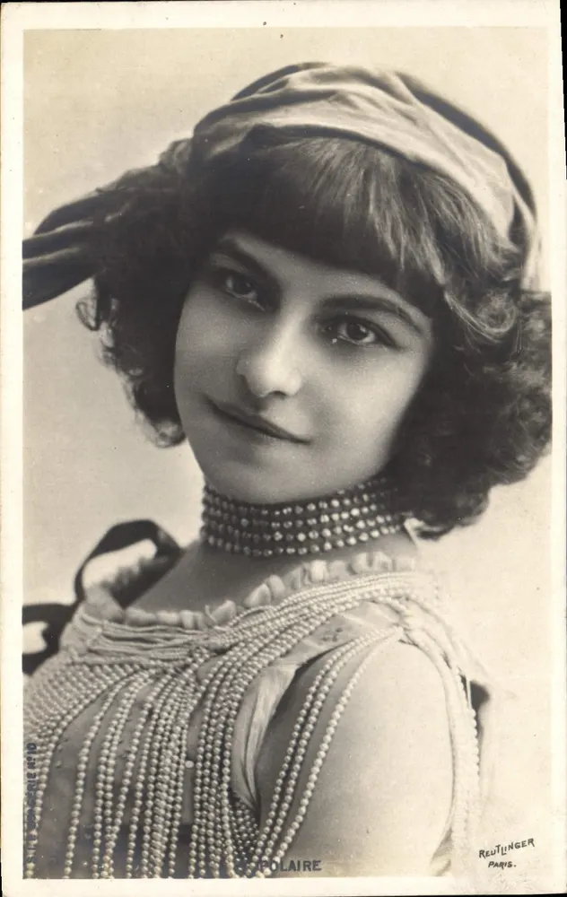 Retrato de mulher — editor Reutlinger, Paris — série N°10 - Frente