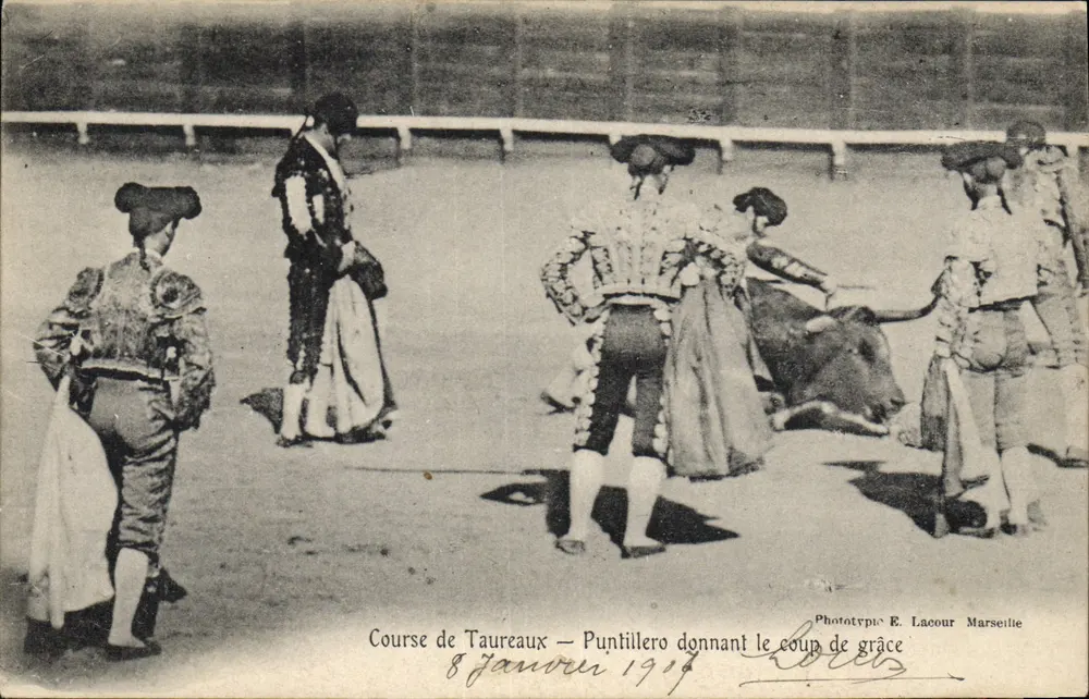 Stierkampf — Puntillero gibt den Todesstoß — Phototypie E. Lacour Marseille - Vorderseite