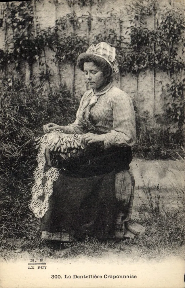 A Tricoteira de Craponna — M. B. Le Puy — n°300 - Frente