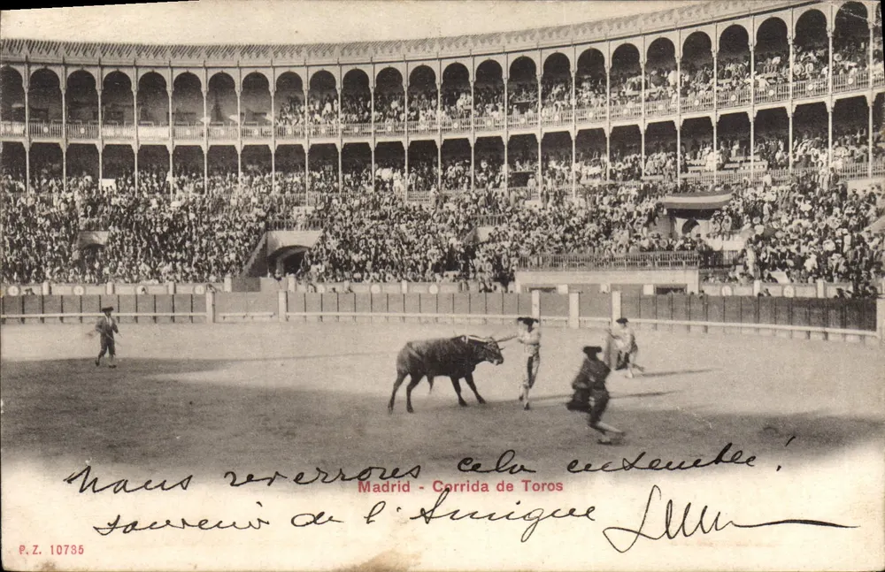 Madrid - Corrida de Toros — arène avec gradins et toreros — éditeur P.Z. 10735 - Frente