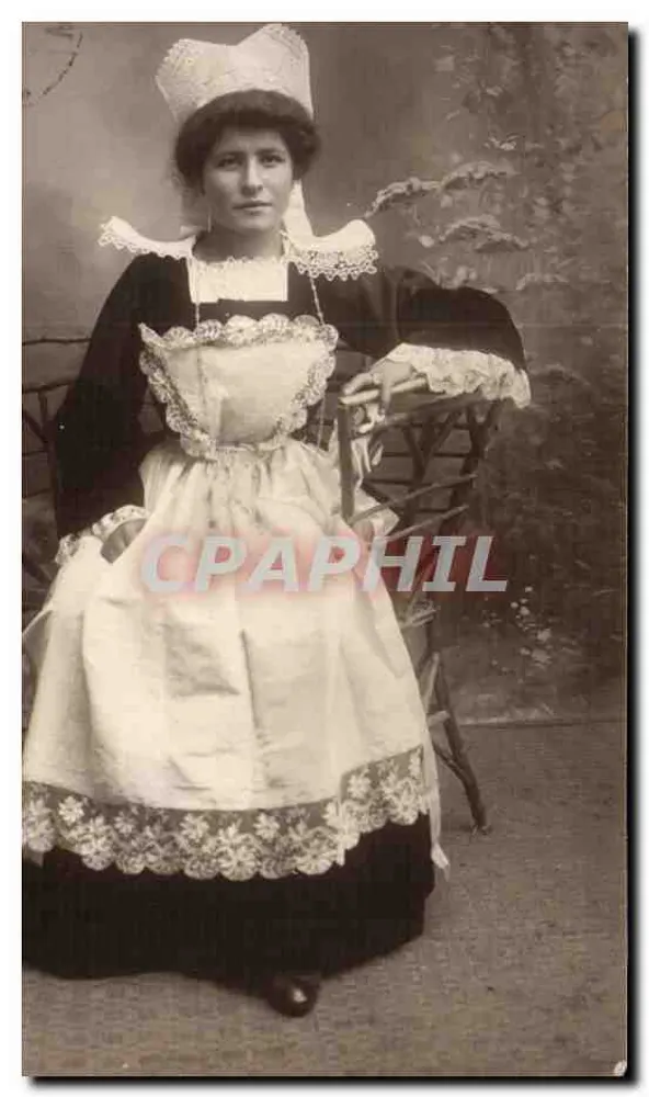 Mulher em traje tradicional — Bretanha — editor L. Guillaume, Paris - Frente