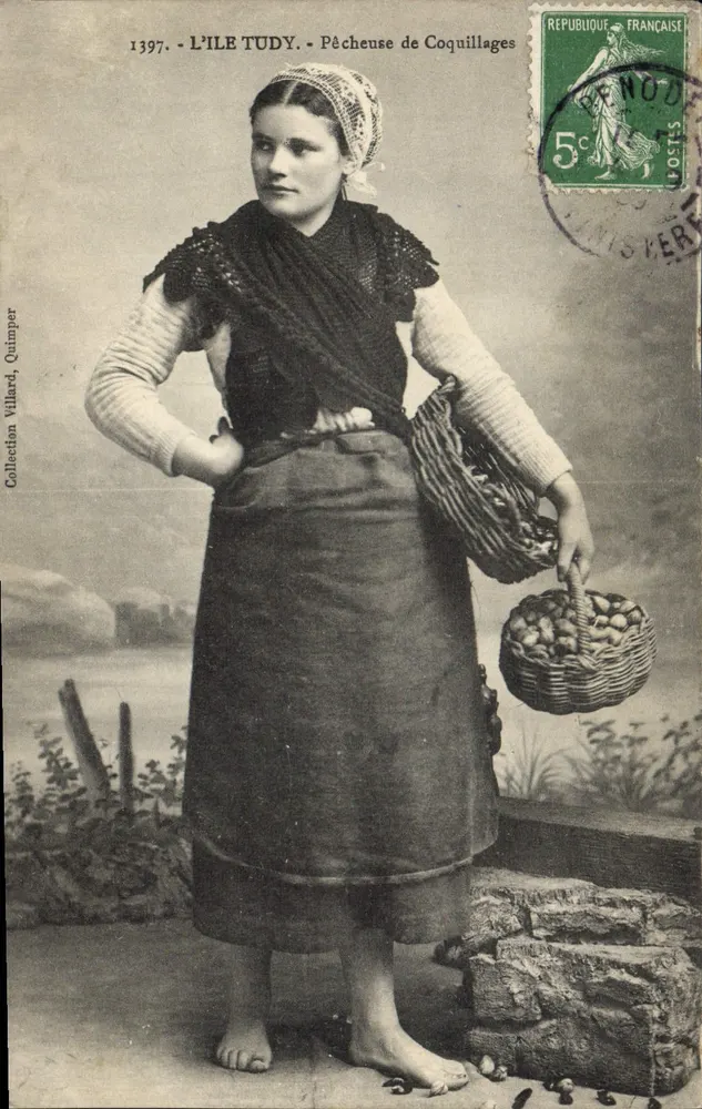 Ilha Tudy — Pescadora de Moluscos — Coleção Villard, Quimper - Frente