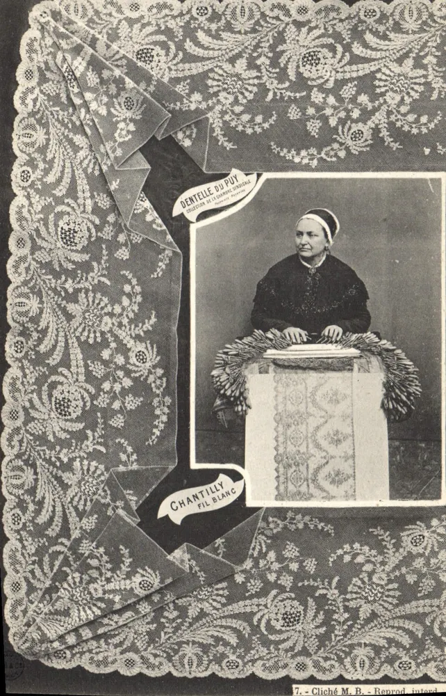 Dentelle do Puy — Chantilly branco — Coleção da Câmara Sindical, editada por Margarit-Bremont, Le Puy (Alta Loire) - Frente