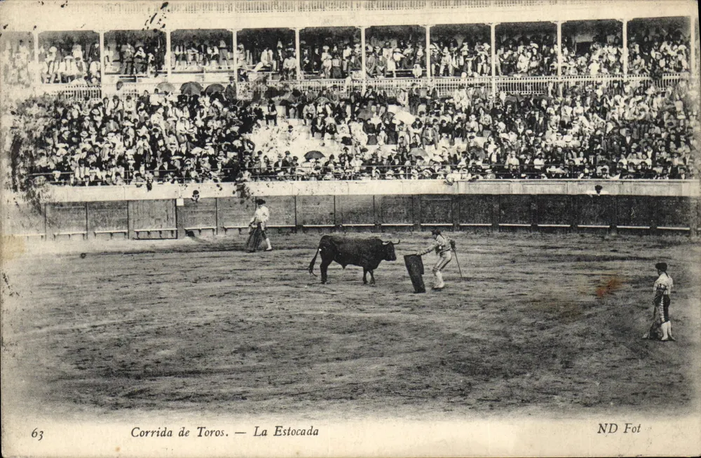 Corrida de touros — A Estocada — ND Fot - Frente