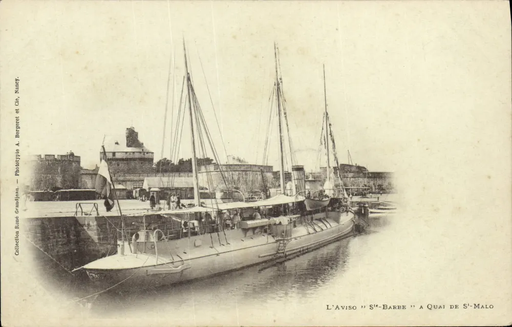 Das 'Sire-Baree' am Kai von St-Malo — Foto von René Grandjean, veröffentlicht von A. Bergaret et Cie, Nancy - Vorderseite