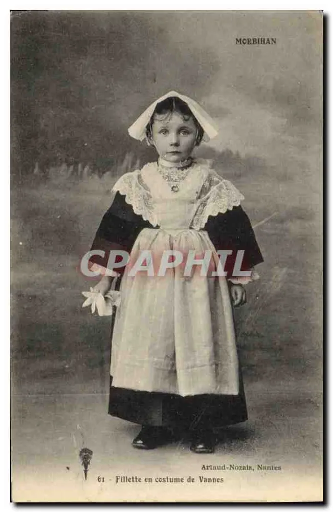 Menina em traje de Vannes — Morbihan — Artlaud-Nozals, Nantes - Frente
