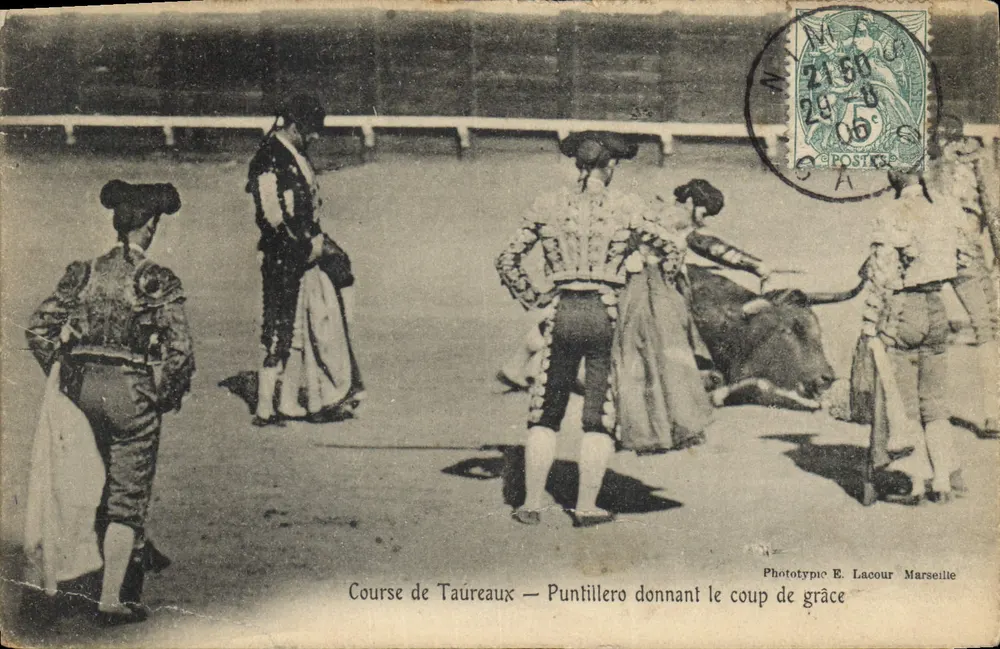 Stierkampf — Puntillero gibt den Todesstoß — Phototypie E. Lacour Marseille - Vorderseite