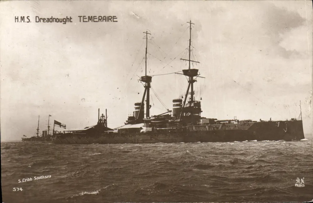 H.M.S. Dreadnought TEMERAIRE — navio de guerra — S. Cribb, Southsea, n° 574 - Frente