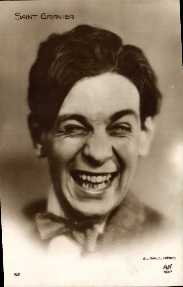 Saint Granier — retrato sorridente — G.L. Manuel Frères, n°52 - Frente