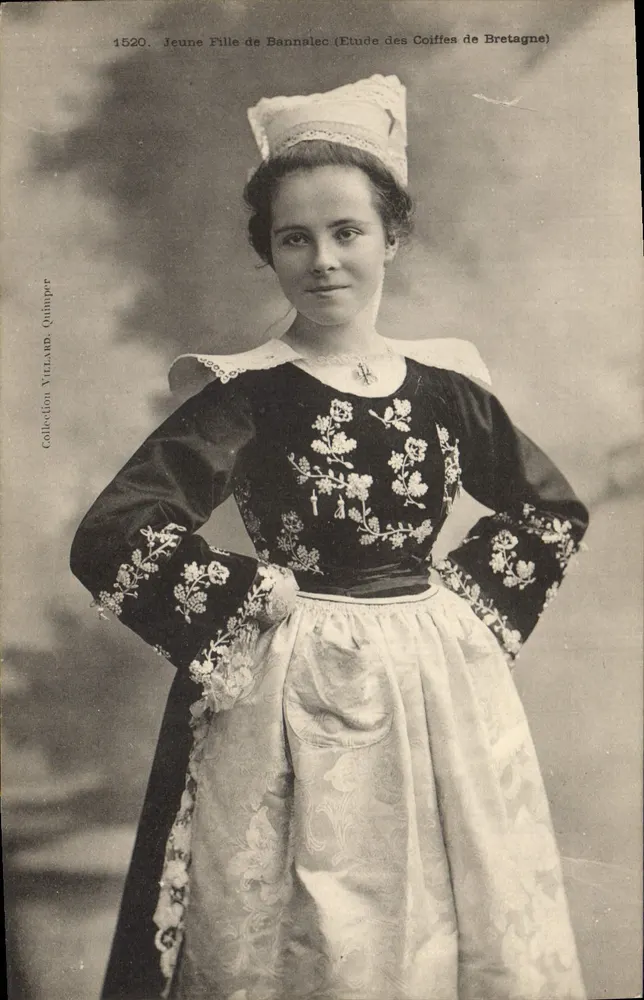 Jovem Menina de Bannalec — Estudo das Luvas de Bretanha — Coleção Villand, Quimper - Frente