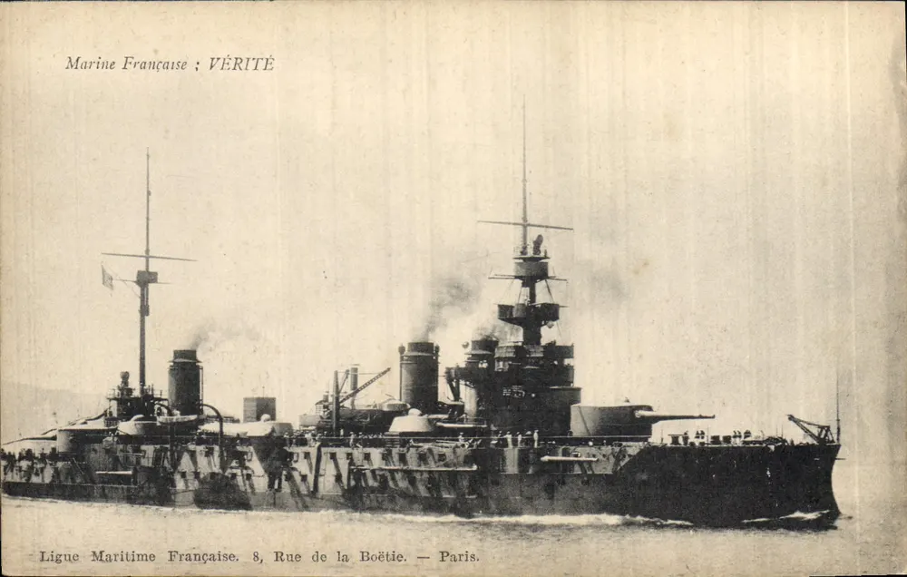 Bateau de guerre français VÉRITÉ — Ligue Maritime Française, 8 Rue de la Boétie, Paris - Frente