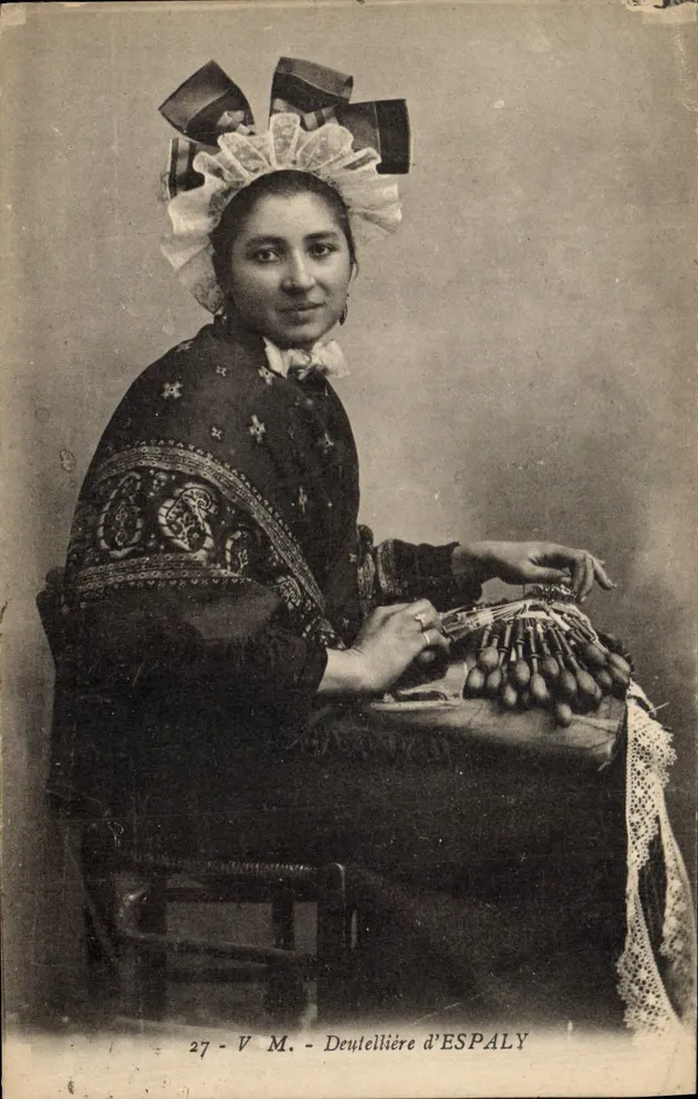Mulher que se tornou deuilletière — Deuilletière de ESPALY — V.M. n°27 - Frente