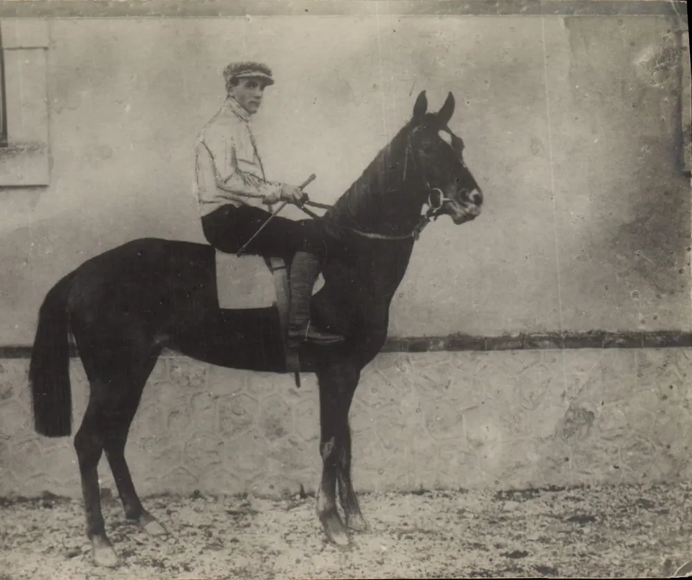 Cavaleiro a cavalo — Editor não identificado — Série não visível - Frente