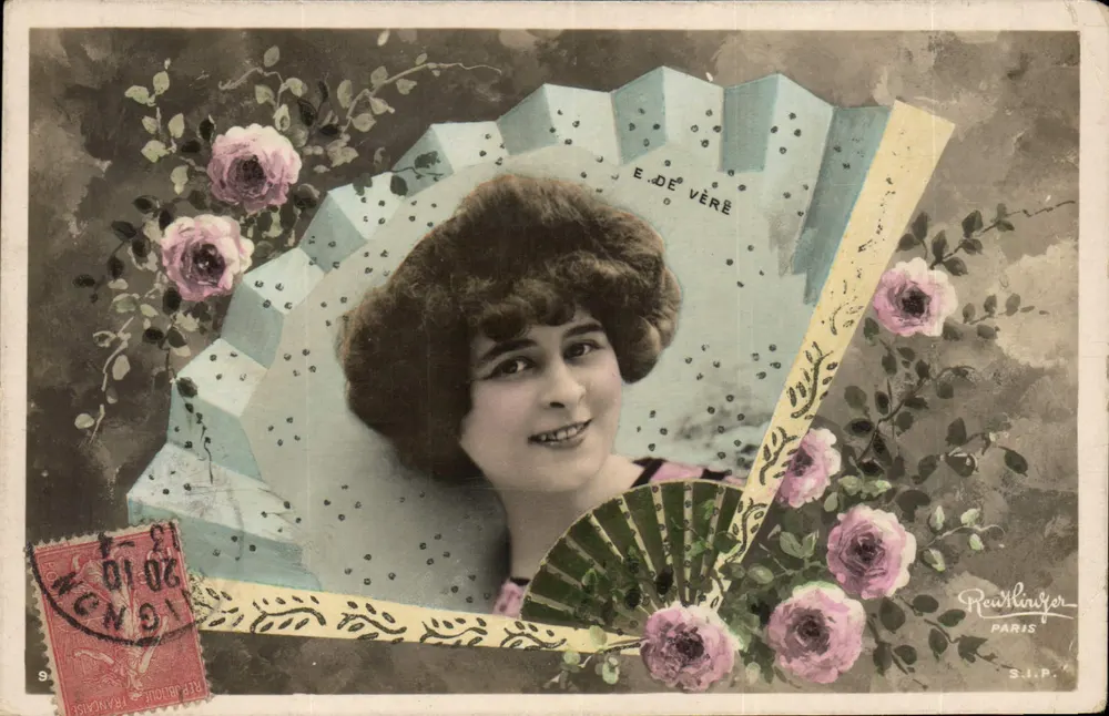 E. DE VÉRÉ — Portrait einer Frau mit Fächer — Verleger Rewhinger PARIS S.I.P. - Vorderseite