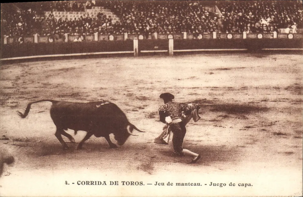Corrida de toros — Juego del capote — Juego de capa — Editor Union Universal de Correos, n°4 - Anverso