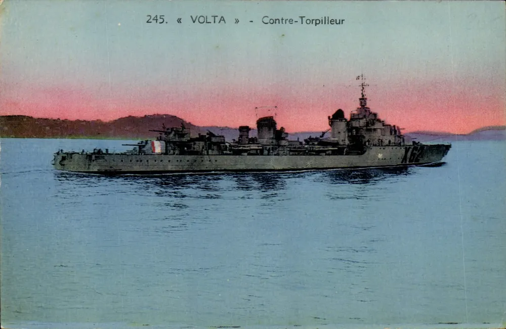 « VOLTA » - Contratorpedeiro — n° 245 — editor - Frente