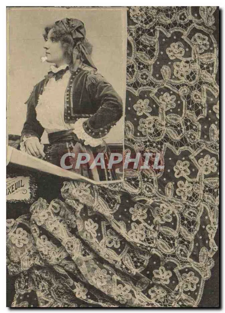 Mulher em traje histórico — detalhe de renda — Fototipia A. Lorgenet e Cia, Nancy - Frente