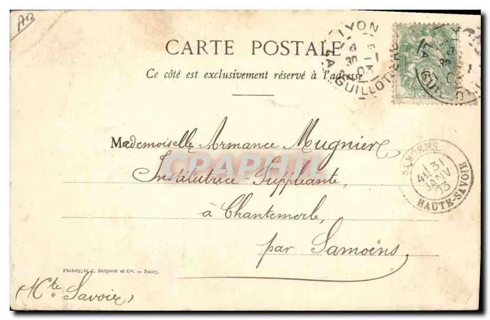 Jeune femme en robe de mariée — photographie encadrée de dentelle — éditeur Point d'Angleterre - Verso