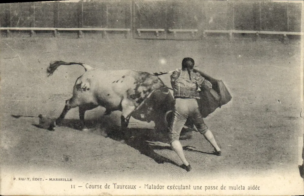 Stierkampf — Matador bei einer muleta-Passage mit Unterstützung — P. Ruat, Verlag, Marseille - Vorderseite