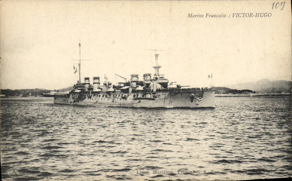 Cruiser da Marinha Francesa: VICTOR-HUGO — Edição L.F.F. — N° 109 - Frente