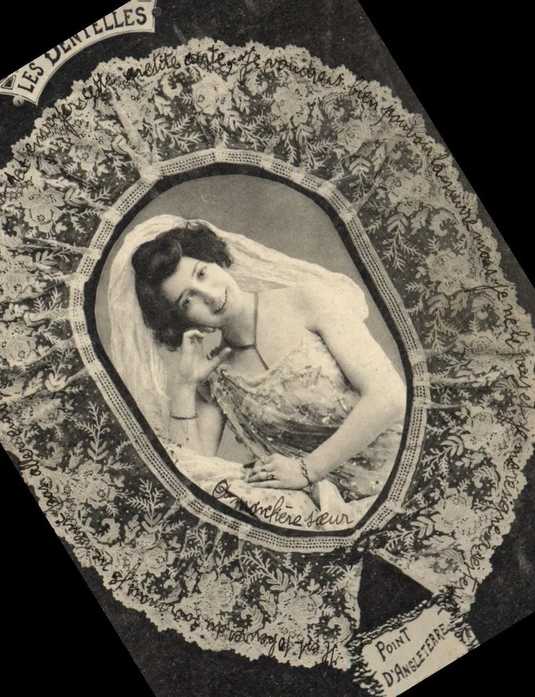 Mulher em vestido de noiva — decoração de renda — Edição Phototype A. Bergeret e Cie, Nancy - Frente