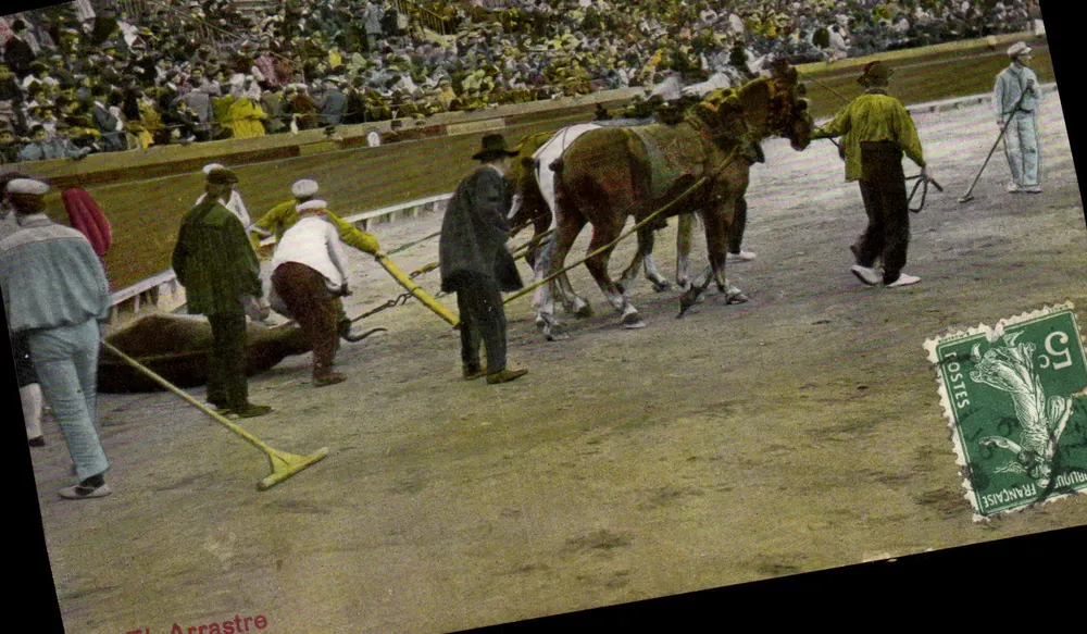 Corrida de touros em El Arrastre — Editor Tostes, n° 49051 - Frente