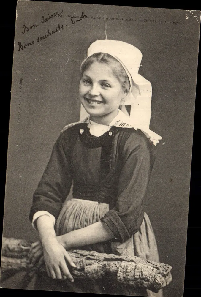 Giovane ragazza di Quimperlé — Studio dei Cappelli della Bretagna — Collezione Villard, Quimper - Recto