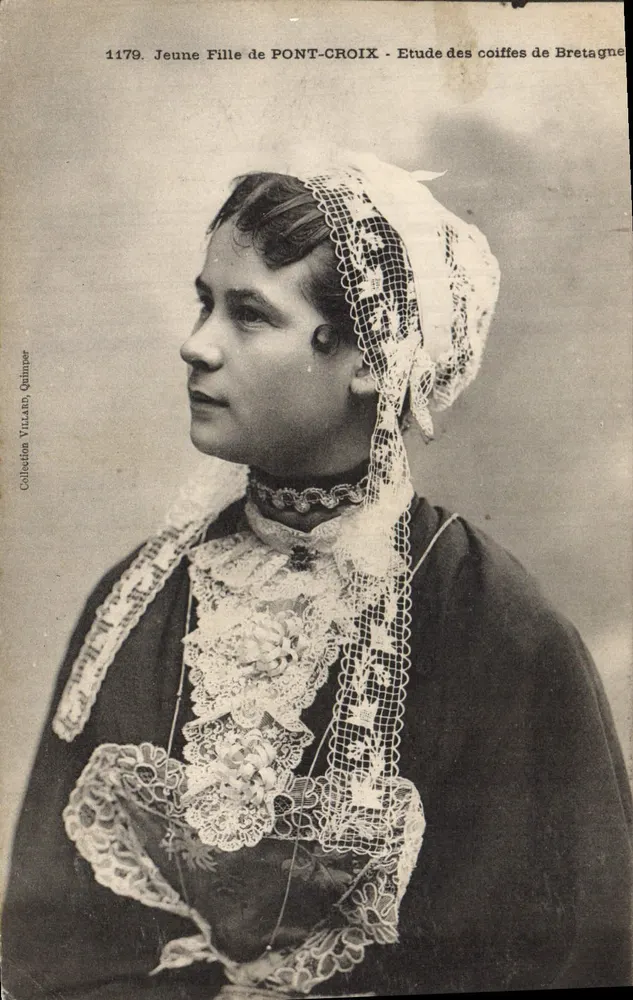 Jovem Menina de PONT-CROIX — Estudo dos chapéus da Bretanha — Coleção Villarn, Quimper - Frente