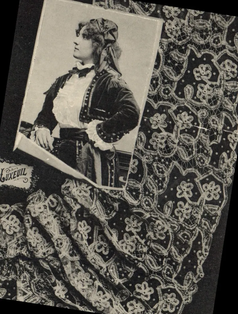 Mulher em traje histórico — publicidade para Luxeuil — Fototipia A. Bergeret & Cie, Nanny - Frente