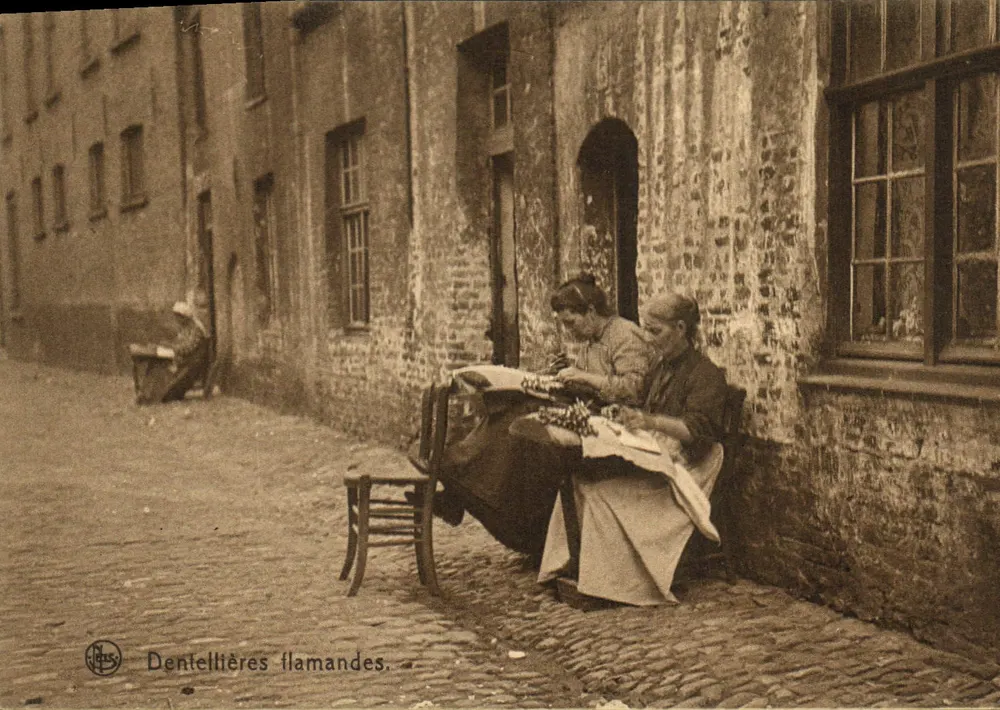 Flandrische Strickmädchen — Pflasterstraße — Nels, Brüssel, Serie Ladière Nr. 29 - Vorderseite